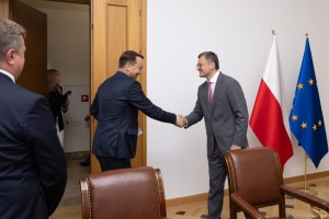 Кулеба у Варшаві обговорив із Сікорським фіналізацію безпекової угоди
