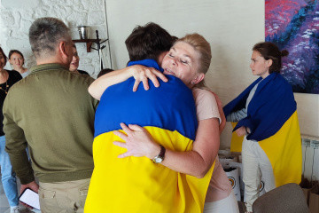 ２年前にロシアに連れ去られた孤児５人がウクライナへ帰還