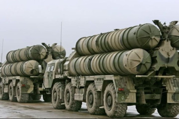 Russians deploy S-300 air defense systems between residential buildings in occupied Crimea’s Sevastopol