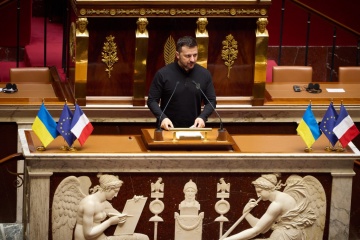 Volodymyr Zelensky a prononcé un discours dans l’hémicycle de l’Assemblée nationale