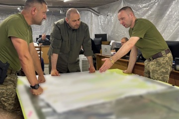 Umerov y Syrsky visitan a los soldados en el sector de Síversk