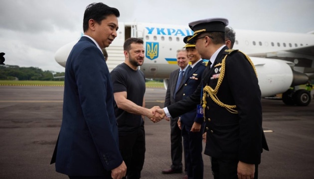 El presidente Zelensky llega a Singapur