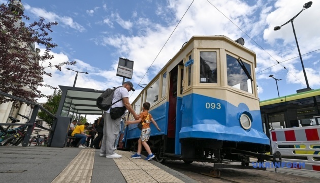 У Львові відбулася виставка ретро вагонів трамвая 