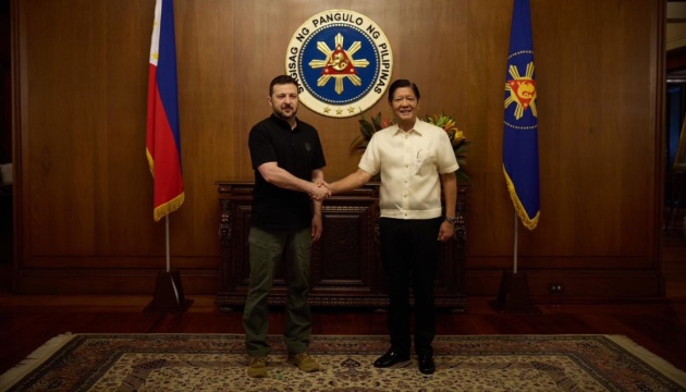 Zelensky meets with Philippines president