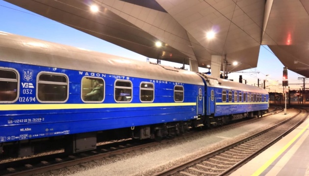 Укрзалізниця змінить графік руху низки поїздів через ремонтні роботи у Польщі