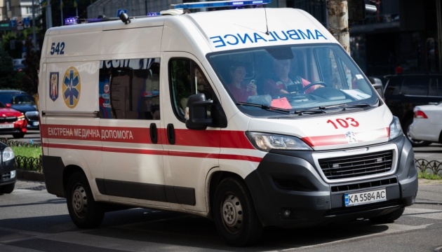 Росіяни обстріляли село на Харківщині, поранений чоловік