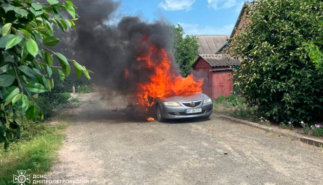 Russian drone hits car in Nikopol