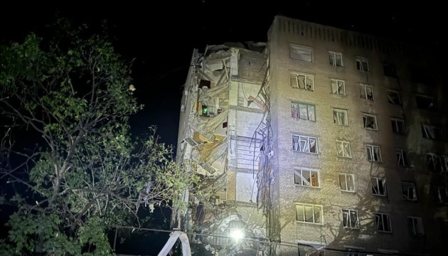Росіяни вдарили авіабомбами по Селидовому на Донеччині - шестеро поранених