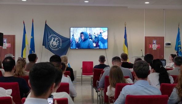 На Сумщині презентували документальний фільм про евакуацію іноземних студентів у 2022 році