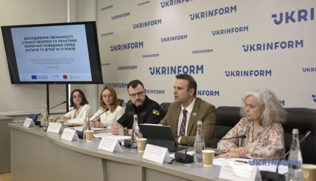 ЄС і партнери прагнуть змінити культуру поведінки українців у питаннях мінної безпеки