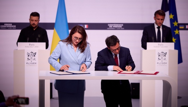 Ukraine, France sign agreements on defense, critical infrastructure, nuclear energy