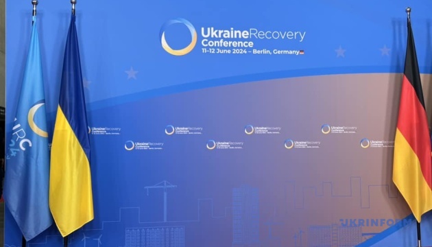 Début de la conférence sur le redressement de l'Ukraine à Berlin
