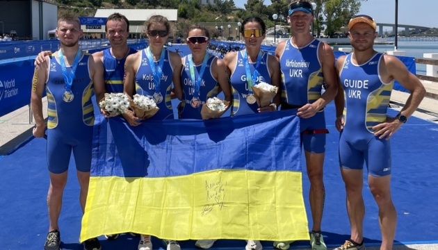 Українські паралімпійці зібрали комплект медалей Кубка світу з триатлону