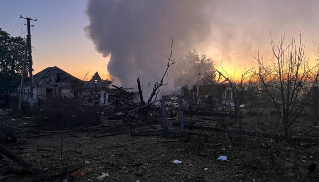 Загарбники вночі обстріляли дві громади на Харківщині, пошкоджені будинки