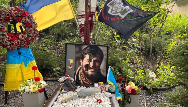 Поліція Києва відкрила справу через погром на могилах військових Коцюбайла, Пільщикова і Петриченка