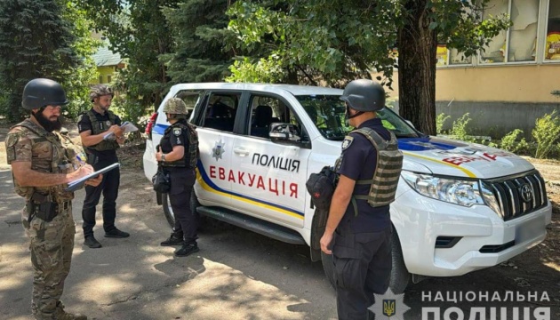 Russians attack police evacuation vehicle with FPV drone in Zaporizhzhia region