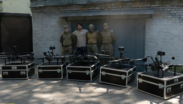 Волонтери передали спецпризначенцям СБУ п’ять ударних дронів «Перун»