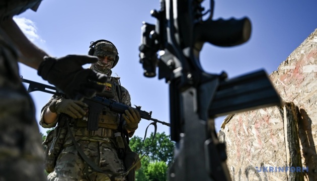 ウクライナ防衛戦力報道官、東部チャシウ・ヤルの情勢を報告