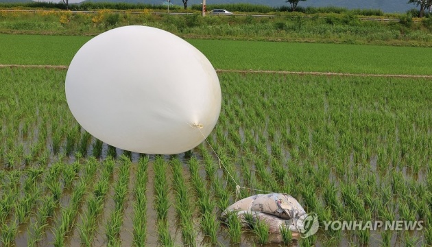 КНДР знову запустила повітряні кулі зі сміттям до Південної Кореї