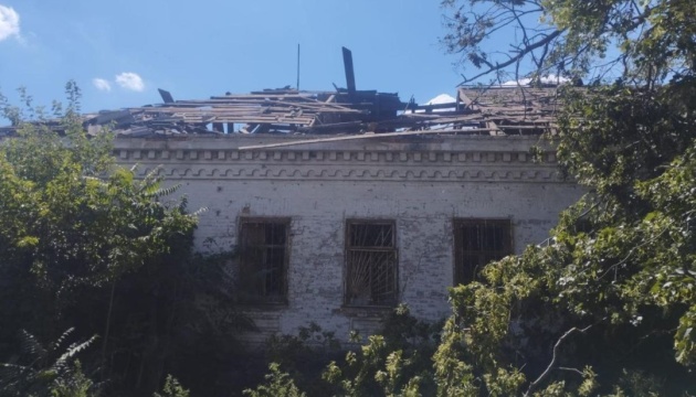 Війська РФ вдарили по Нікопольському району дронами та артилерією