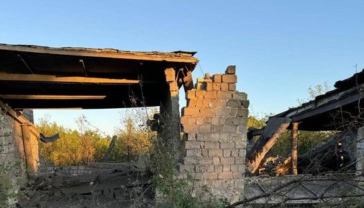 Росіяни скинули на Селидове ФАБ-500, пошкоджені будинки та будівля ДСНС