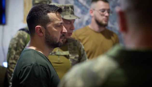 Зеленський на Донеччині нагородив воїнів та заслухав доповіді про оперативну обстановку