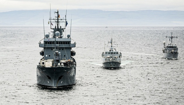Біля узбережжя Шотландії члени НАТО проводять навчання на знак підтримки українського флоту