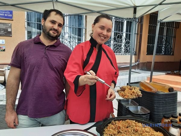 Людмила Мадамінова приїхала з Одещини в перший день повномасштабного вторгнення. Каже, що тоді вдруге стала переселенкою. Фото: Ірина Дружук, Укрінформ