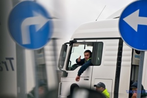 Polen stoppt ukrainische Lastwagen ohne Güterkraftverkehrsgenehmigung 