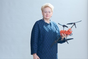 У Литві волонтери та Грібаускайте запустили збір на закупівлю дронів для України