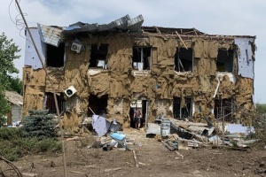 Russians shell village center in Donetsk region: Village council employee killed, 14 others injured
