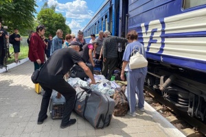 На Волинь потягом евакуювали 69 жителів Донеччини