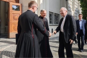 Le Cardinal Parolin a présidé la messe au sanctuaire marial en Ukraine 