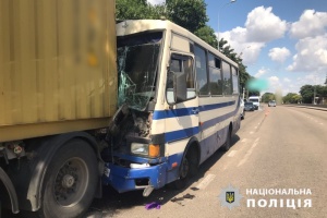 In Odesa, minibus crashed into a truck - 13 people injured