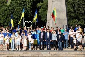 У Вільнюсі пройшов мітинг, присвячений захисту прав українських дітей від злочинних дій Росії