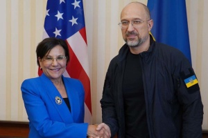 Schmyhal trifft sich mit Pritzker: Ukraine bekommt in kommenden Wochen 3,9 Mrd. Dollar von USA
