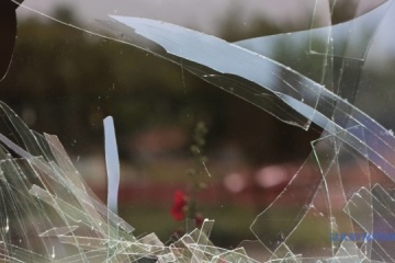 Sechs Privathäuser in Oblast Kyjiw durch herabgefallene Drohnentrümmer beschädigt