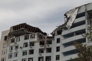 House hit in Shevchenkivskyi district of Kyiv, entrance destroyed