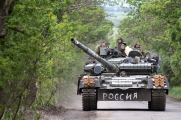 Russen verlegen eine Brigade aus Region Cherson in Richtung Charkiw – Partisanen