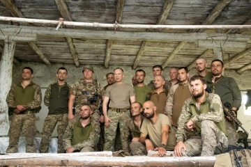 Syrsky asiste a los ejercicios militares de las unidades de reserva en el este