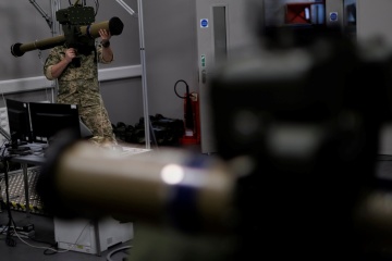 Ukrainian defenders learning to operate Starstreak air defense system in UK