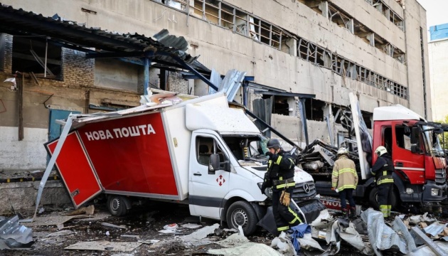 Удар по «Новій пошті» у Харкові: в лікарнях перебувають восьмеро постраждалих
