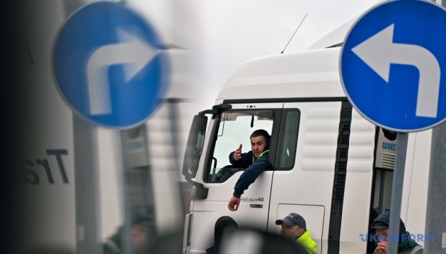 Polen stoppt ukrainische Lastwagen ohne Güterkraftverkehrsgenehmigung 
