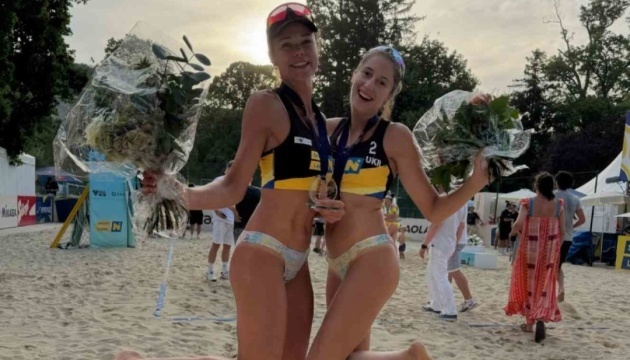 Жіноча збірна України з пляжного волейболу - третя на турнірі в Австрії
