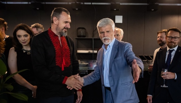Президент Чехії зустрівся з Сенцовим на кінофестивалі в Карлових Варах