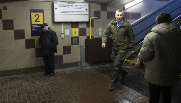 Кличко підтвердив, що рух на низці станцій «синьої» гілки метро відновлять на початку осені