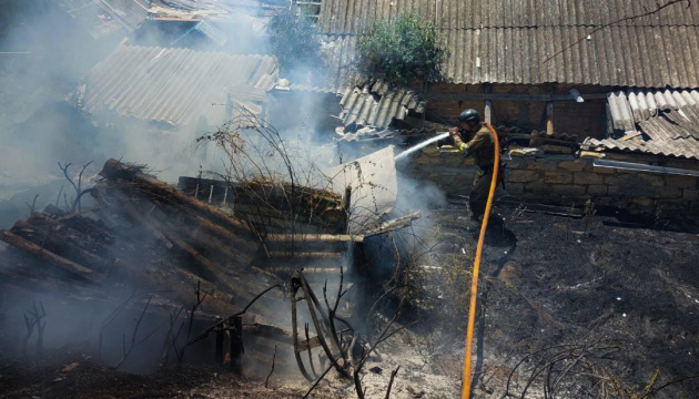 Росіяни вдарили по Очакову із РСЗВ - пошкоджений газогін, зайнялися пожежі