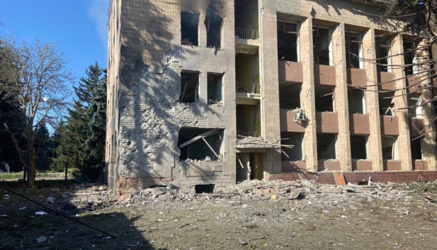 Російські війська обстріляли селище Борова на Харківщині - один загиблий, двоє постраждалих