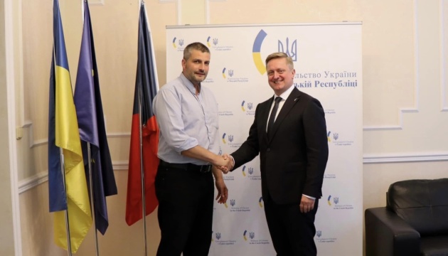Посол у Чехії зустрівся з головою Європейського конгресу українців