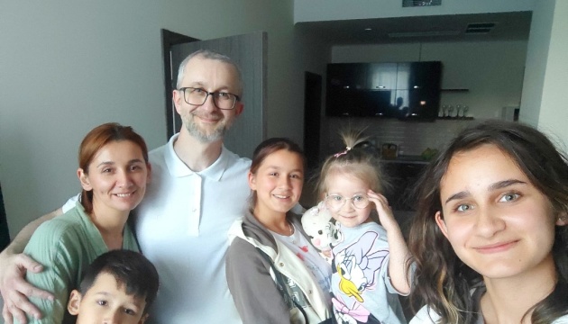 Nariman Dzhelial, released from Russian captivity, meets with his family in Kyiv